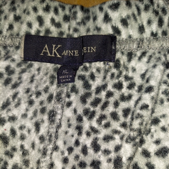 SOLD🚫🚫🚫Anne Klein gray sleep pants - Picture 9 of 10